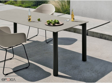 Table indoor / outdoor Bodoni par Kristalia